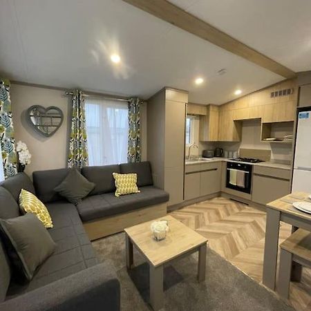 Brand New 6 Berth Holiday Home Selsey Exterior photo