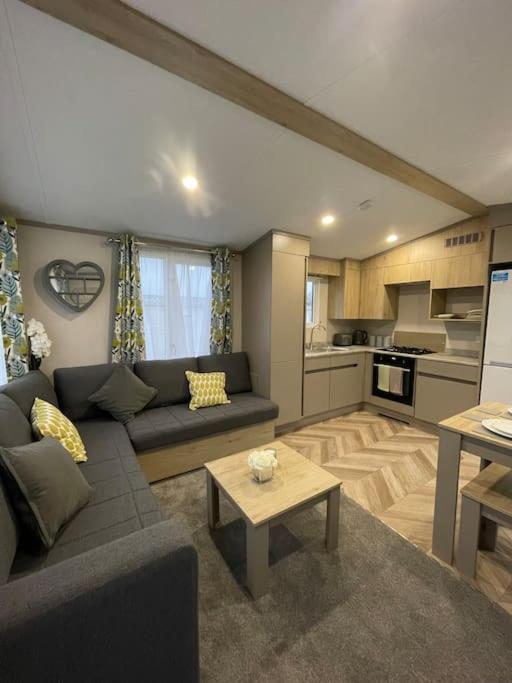 Brand New 6 Berth Holiday Home Selsey Exterior photo